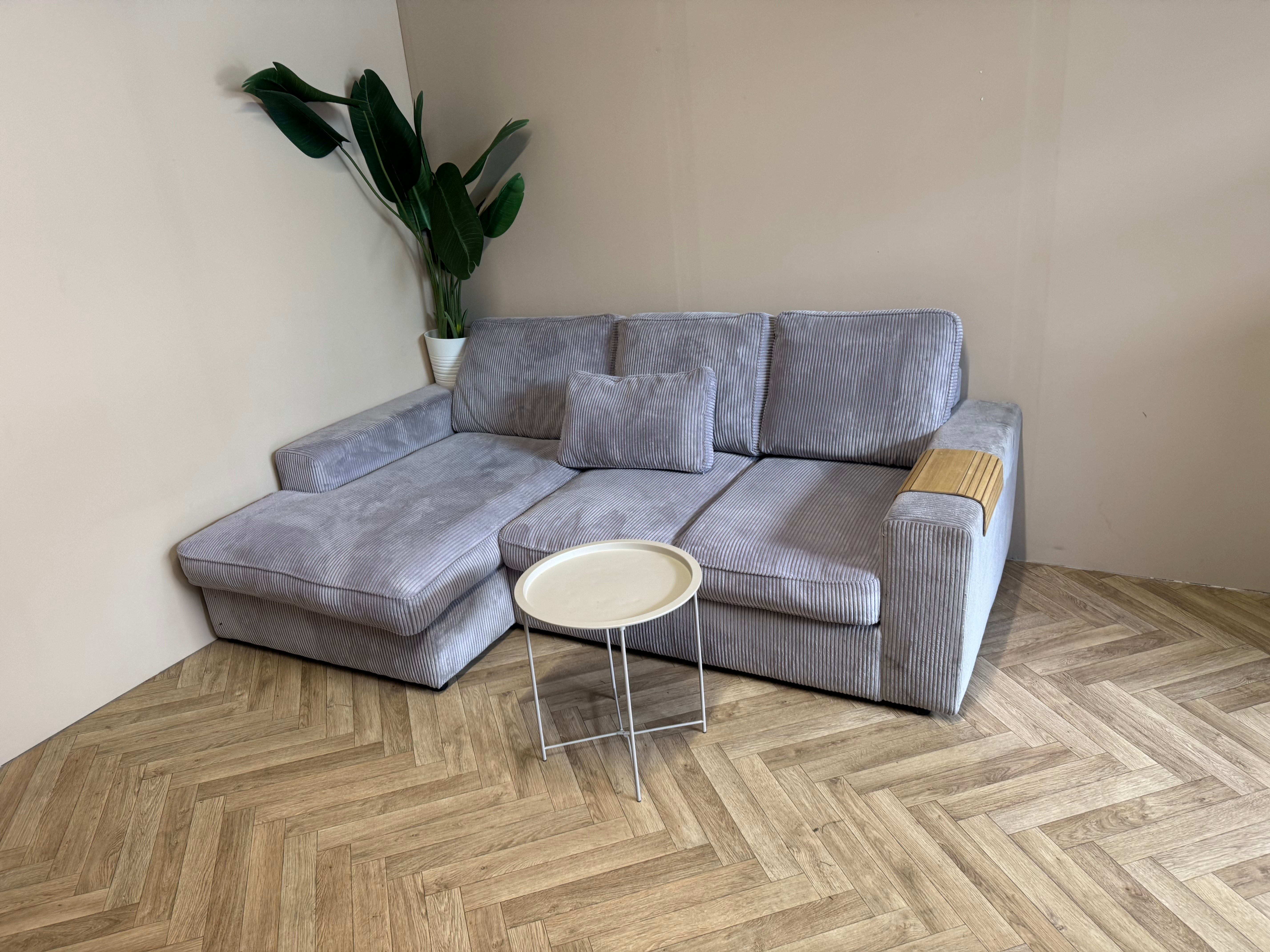 🛋️ Stijlvolle lichtgrijze ribstof hoekbank